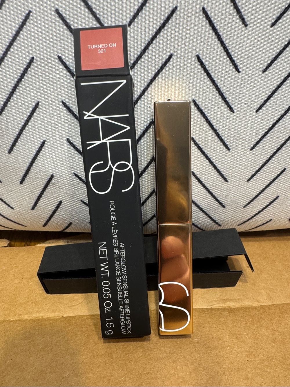 NARS Lipstick 'Turned On 321' - Black & Rose Gold Packaging
